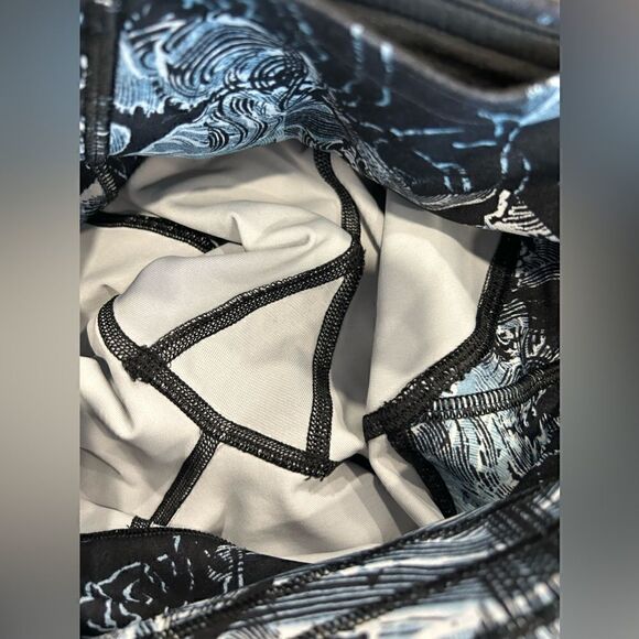 Lululemon Train Times 7/8 Pant *25" - Picture 11 of 14